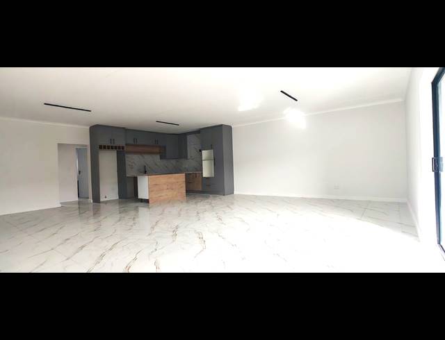 3 BEDROOM APARTMENT FOR SALE IN SANDOWN